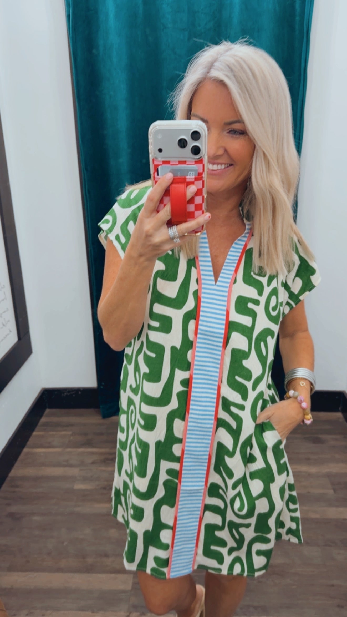 Pattern V-neck Dress