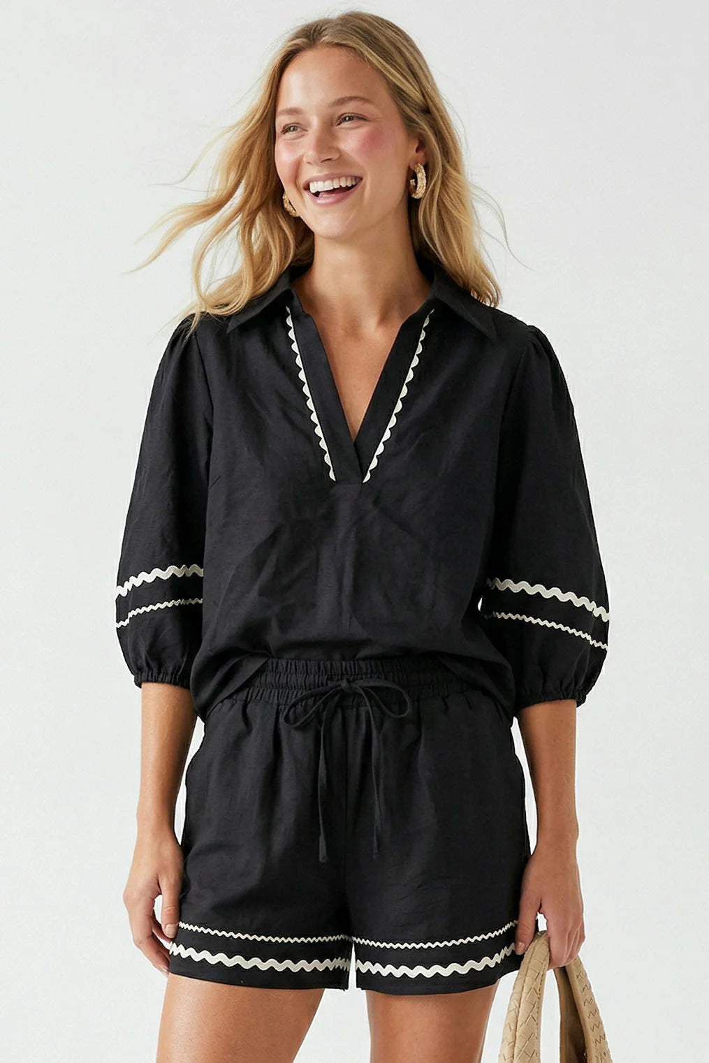 Wavy Contrast Trim Blouse