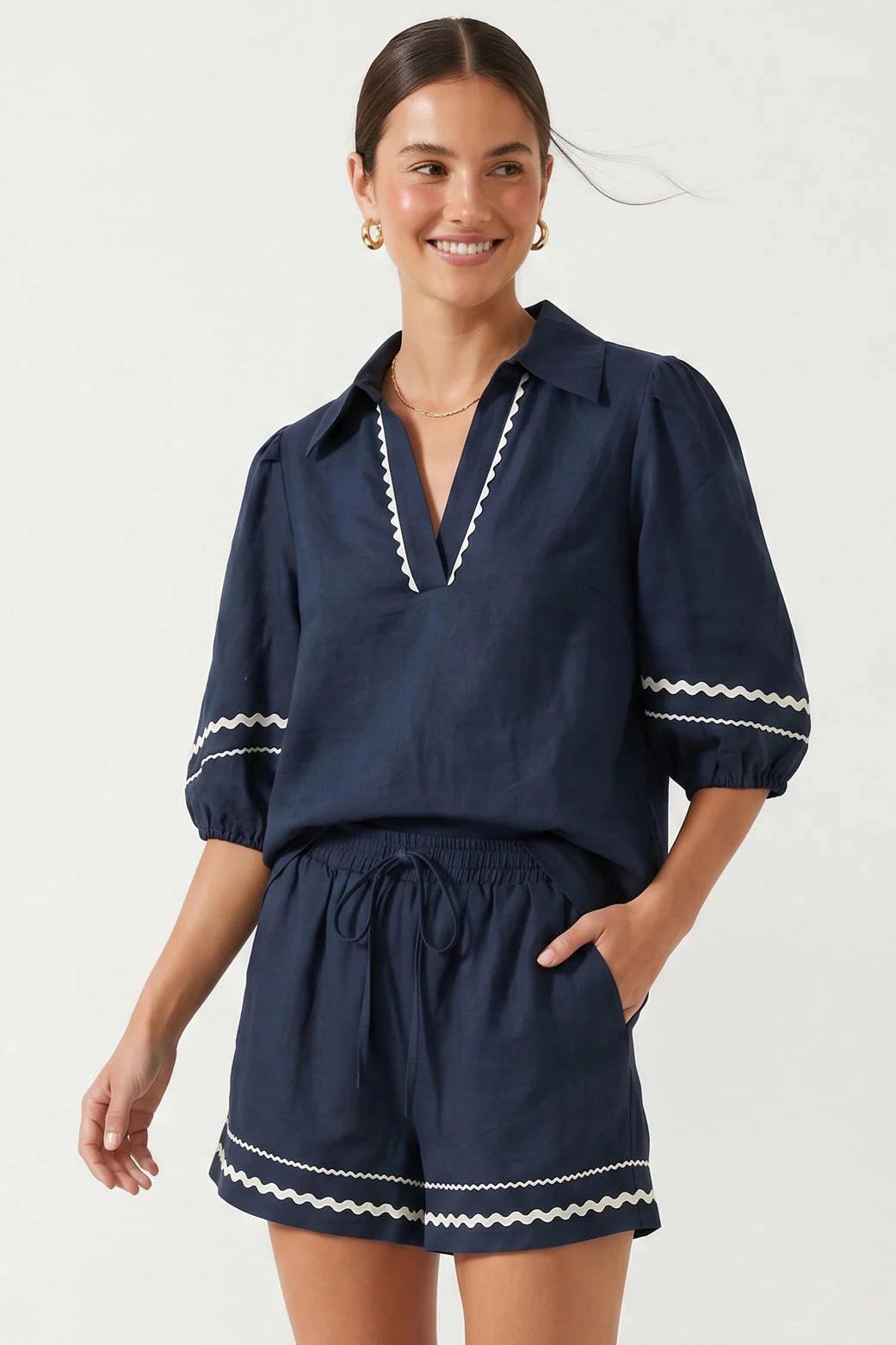 Wavy Contrast Trim Blouse