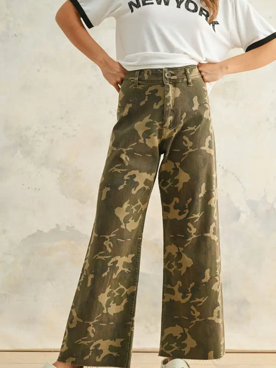 Camouflage Print Stretch Pants
