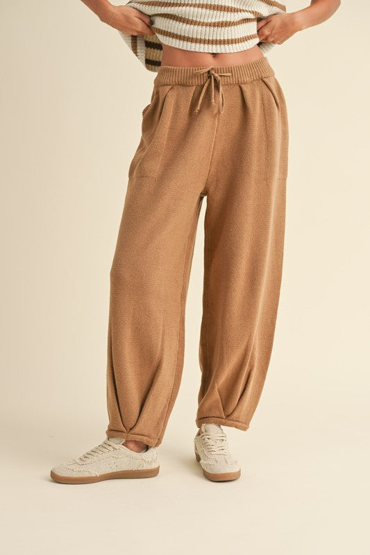 PLEATED BOTTOM DETAIL KNITTED PANTS