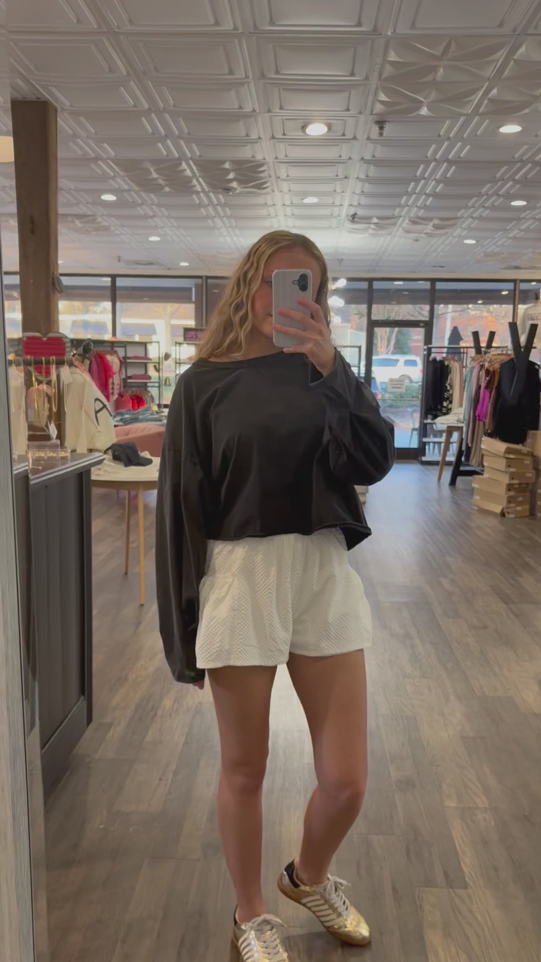 Load and play video in Gallery viewer, Seersucker High-waist Bubble Shorts
