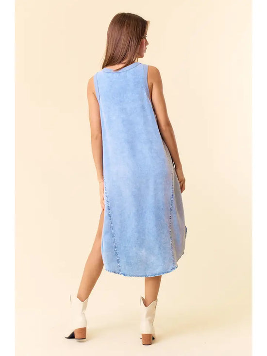 Round Neck Midi Dress w/ Curved Hem
