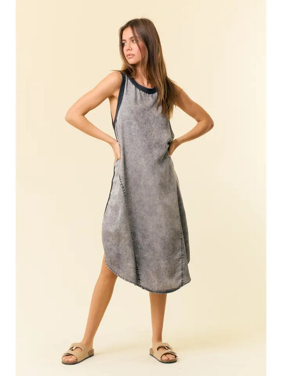 Round Neck Midi Dress w/ Curved Hem